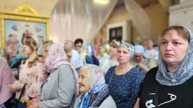 Литургия в Троицком храме Зарайска