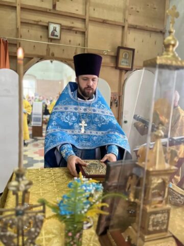 Праздничное богослужение в Троицком храме г. Зарайска
