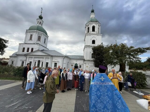 Праздничное богослужение в Троицком храме г. Зарайска