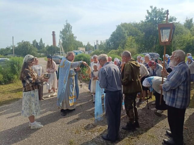 Праздничное богослужение в Скорбященском храме с. Макеево
