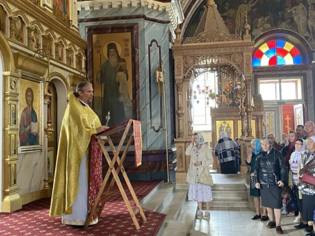 Божественная литургия в Зарайском кремле
