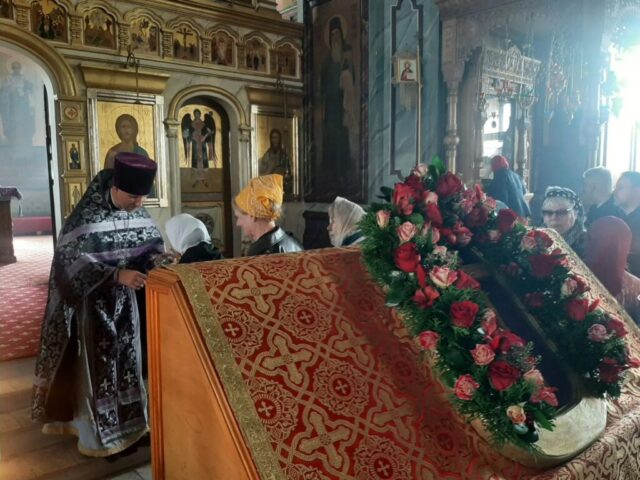 3Божественная литургия в Зарайском кремле