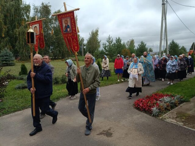 Престольный праздник в храме Владимирской иконы Божией Матери д. Летуново