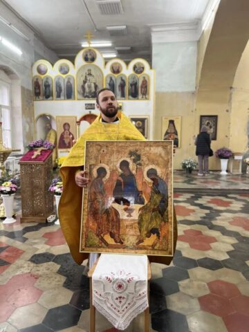 Божественная литургия в Троицком храме г. Зарайска